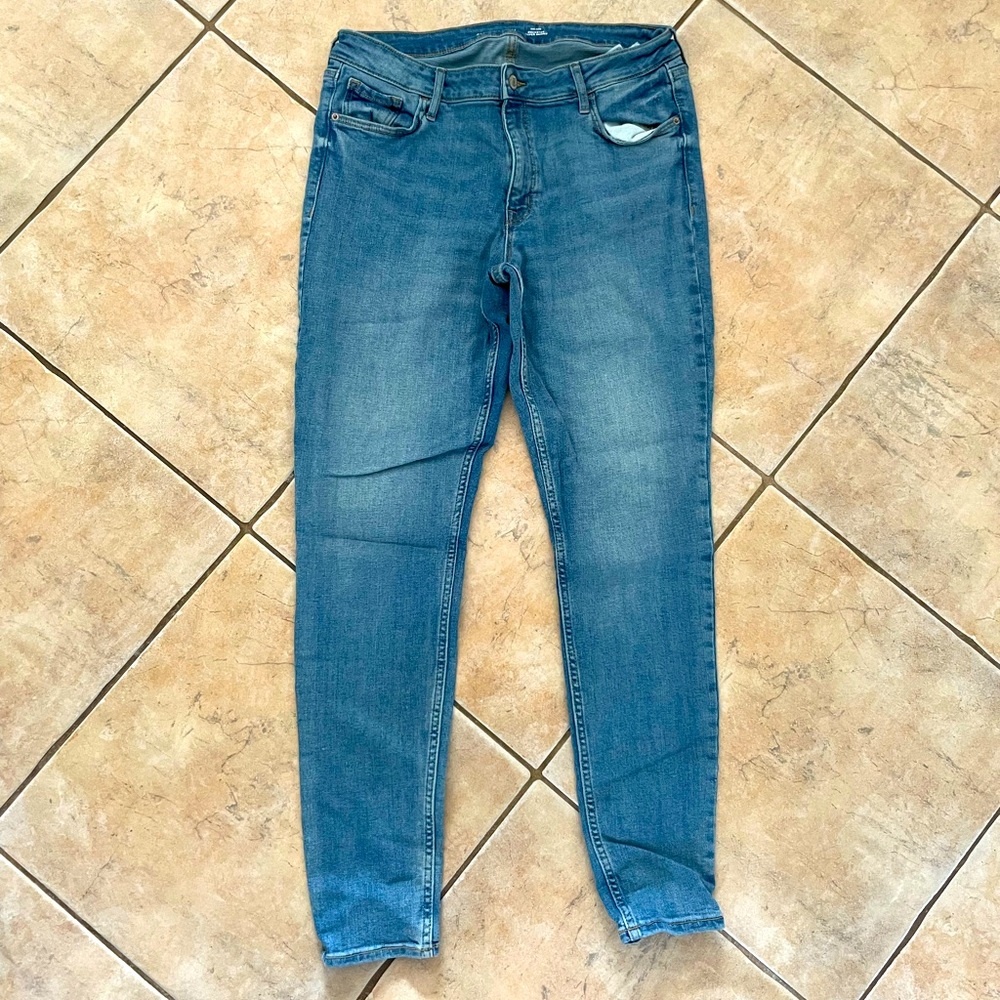 Old Navy mid rise rockstar jeggings
